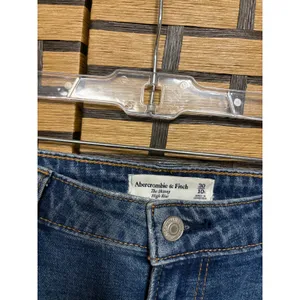 Abercrombie‎ & Fitch The Skinny High Rise Jeans Size 30/10 thumbnail 3