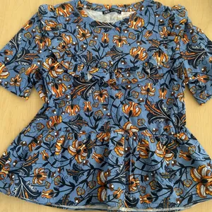 Zara Blue Floral Print Peplum Top thumbnail 4