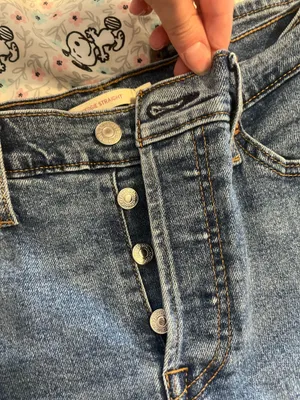 Levi’s Wedgie Straight Jeans thumbnail 3