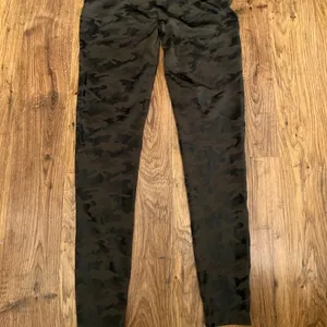 Spanx XL Camo Leggings thumbnail 3