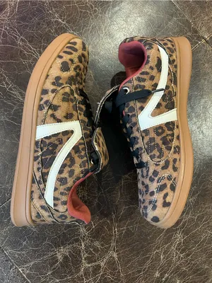 Cushionare Astro Retro SneakerLeopard Print Oversized Fold-over Skate Tongue thumbnail 3