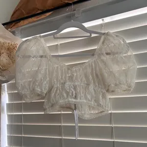 For-love-lemons Women's Cream and White Crop-top thumbnail 4