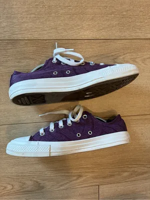 Converse Chuck Taylor Women’s Purple Lace Low Top Sneakers Size 9 thumbnail 3