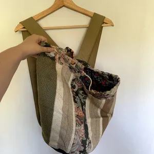 Vintage patchwork quilted backpack drawstring closure stripes beige floral pink‎ Pink thumbnail 3