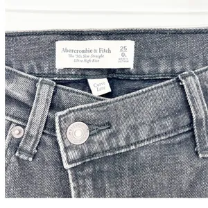 Abercrombie & Fitch‎ 90s Slim Straight Ultra High Rise Curve Love Jeans 25L thumbnail 5