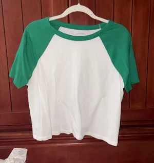 Old Navy Tee Shirt Cropped thumbnail 1