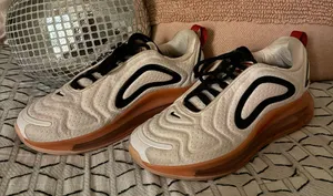 Nike Women’s  Air Max 720 thumbnail 1