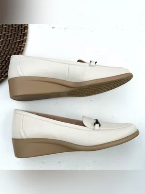 LiftStride Womens Shoes Beige Mini Wedge Loafer Slip On Size 10W thumbnail 4