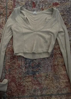 Garage Crop Top Long Sleeve thumbnail 1