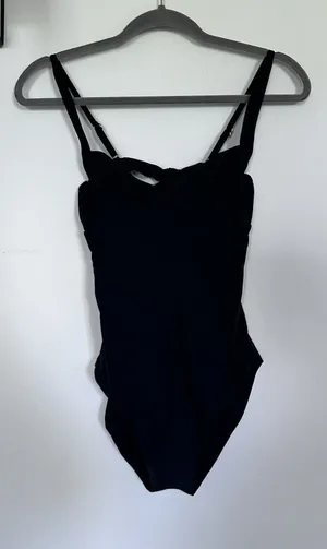 NWT Quince Black Italian Underwire One-Piece Swimsuit Size Small thumbnail 1