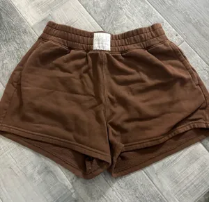 Hollister Brown Shorts High-Waisted thumbnail 1
