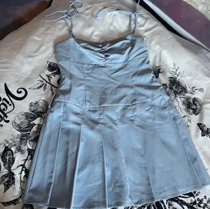 Pretty Little Thing Dusty blue ruched pleated mini dress thumbnail 5