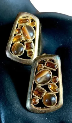 Vintage 1980'S Gold Tone Clip On Earrings With Brown Faux Amber Stones thumbnail 1