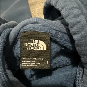 Blue The North Face Hoodie Women’s thumbnail 2