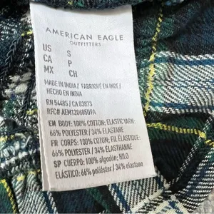American Eagle NWT Trendy Plaid Puff Sleeve Top Green Navy White Smocked Crop thumbnail 9