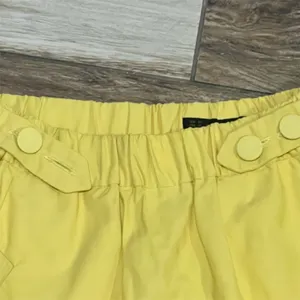 Zara Basic Women's XS Yellow Pleated Knee Length Skirt Casual thumbnail 2