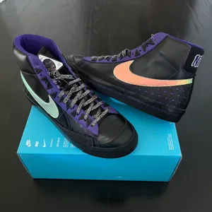 Nike New  Blazer Mid ‘77 Doernbecher 2022 thumbnail 4