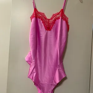 NWT SKIMS Woven Shine Lace Teddy Neon Orchid Pink Red M thumbnail 4