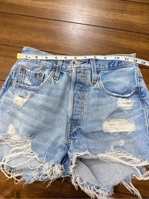 Levi’s 501 Women’s W24 High Rise Distressed Cutoff Denim Shorts Light Wash thumbnail 5