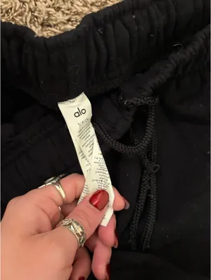 Alo Black Yoga Sweatpants thumbnail 5
