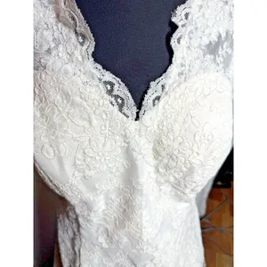White Lace Wedding Gown Size 18 with Cinch Buttons Short Train Hem Scallop thumbnail 4