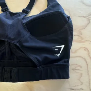 Gymshark Medium Support Sports Bra Black Molded Cups Racerback Small GLSB4722-BK thumbnail 4