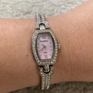 Women’s  Now watch thumbnail 7