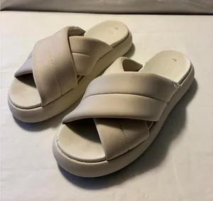 TOMS Mallow Crossover Platform Sandals in Beige Size 8 thumbnail 1