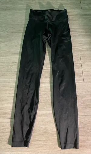 Nike Black High-Waist Performance Leggings thumbnail 1