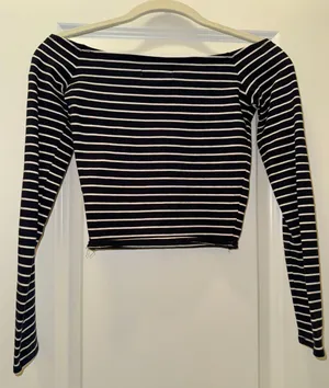 Abercrombie Cropped Long Sleeve thumbnail 3