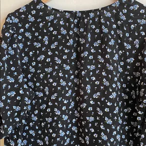 Madewell Silk Cinch-Sleeve Top in Baby's Breath True Black thumbnail 11
