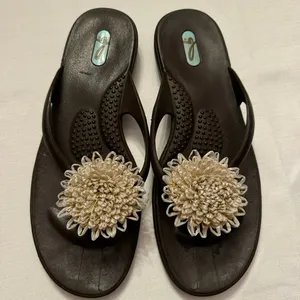Oka-B Floral Flip Flop Sandals Brown Comfort Thong USA Made Women’s 8.5-9.5 thumbnail 3