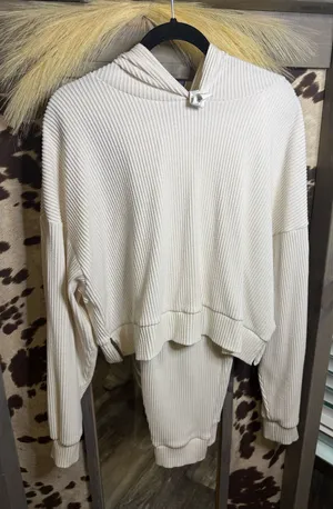 Alo Yoga Muse Hoodie Ivory with pants thumbnail 1