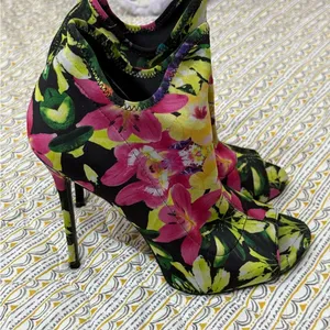 Steve Madden Floral Black Pink Green Heels thumbnail 3