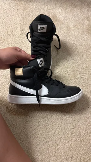 Nike Shoes  thumbnail 2