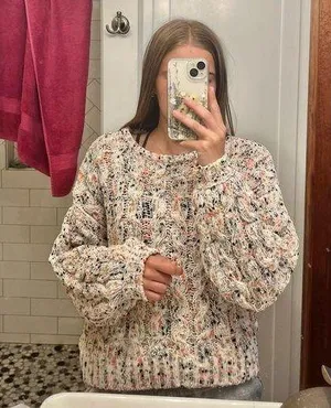 cropped sweater thumbnail 4