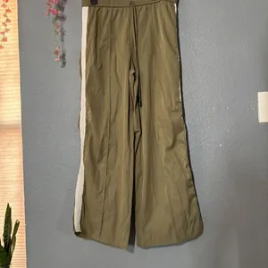 Emerson Women's Khaki and Brown Trousers Size L thumbnail 2