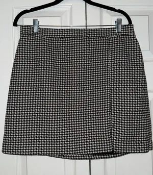 Hollister ultra high rise skirt thumbnail 1