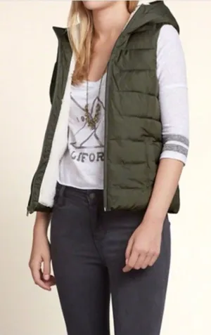 Dark Olive Green Hollister Puffer Vest | Sherpa lined | Size Medium thumbnail 1