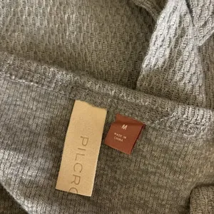 Pilcro Gray Waffle‎ Knit Long Sleeve Notch Neck Top M Casual Minimal thumbnail 3
