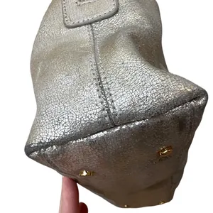Tory Burch Nico Metallic East West Tote Silver‎ Distressed Leather thumbnail 3