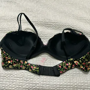 Victoria's Secret 34A padded Demi thumbnail 3