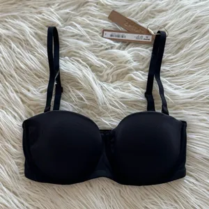 Skims Fits Everybody Strapless Bra Onyx Size 30C thumbnail 2