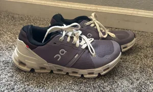 On Running Women’s Cloudflyer 4 Low Top Sneakers thumbnail 1