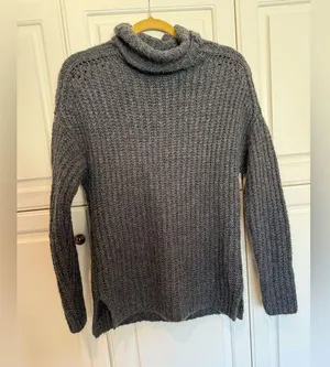 Abercrombie & Fitch Women's Gray Turtleneck Sweater Size Small Knit Cozy Comfy thumbnail 1