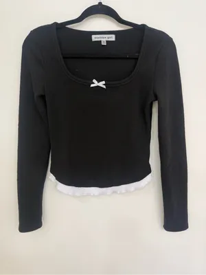Madden Girl Black Ribbed Long Sleeve Top with White Trim Women’s Medium thumbnail 1