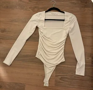 Abercrombie White Ruched Bodysuit thumbnail 1