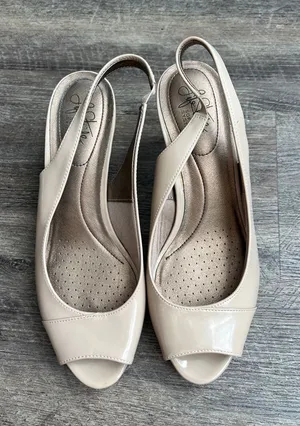 LifeStride Teller Slingback Peep Toe Heels Taupe Patent Leather Size 10m thumbnail 1