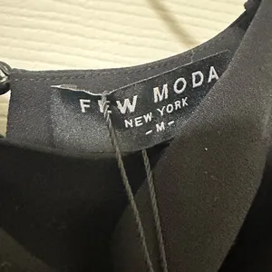 FEW MODA Black Sleeveless Dressy Blouse. thumbnail 3