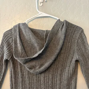 Hollister Y2K dark gray long sleeve hooded cable knit deep v-neck sweater small thumbnail 11